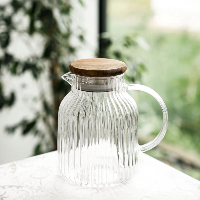 Almina Luana Glas Karaffe mit Holzdeckel