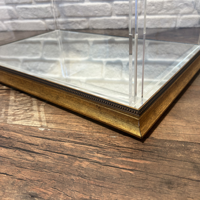 Pleksi Cam Sandık – Plexiglas Truhe für Çeyiz in Gold