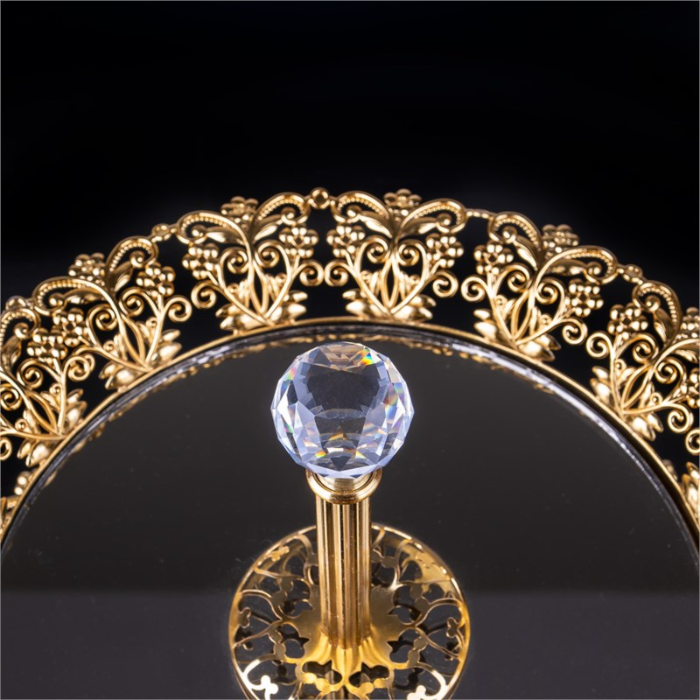 Etagere mit Spiegelglas