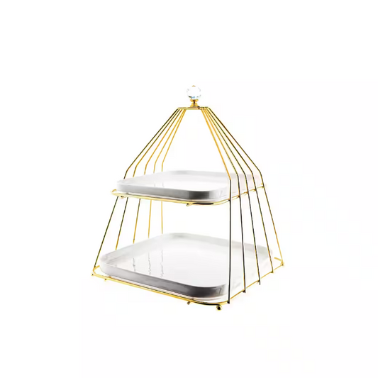 Etagere mit Porzellanteller