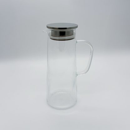 Line Glaskaraffe mit Metalldeckel