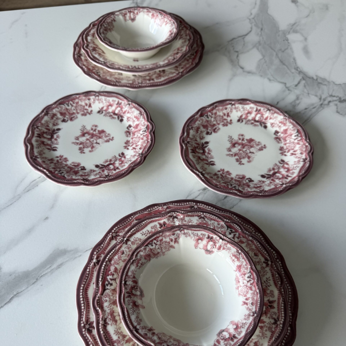 Vintage Fulya Red Porzellan-Tafelservice für 6 Personen